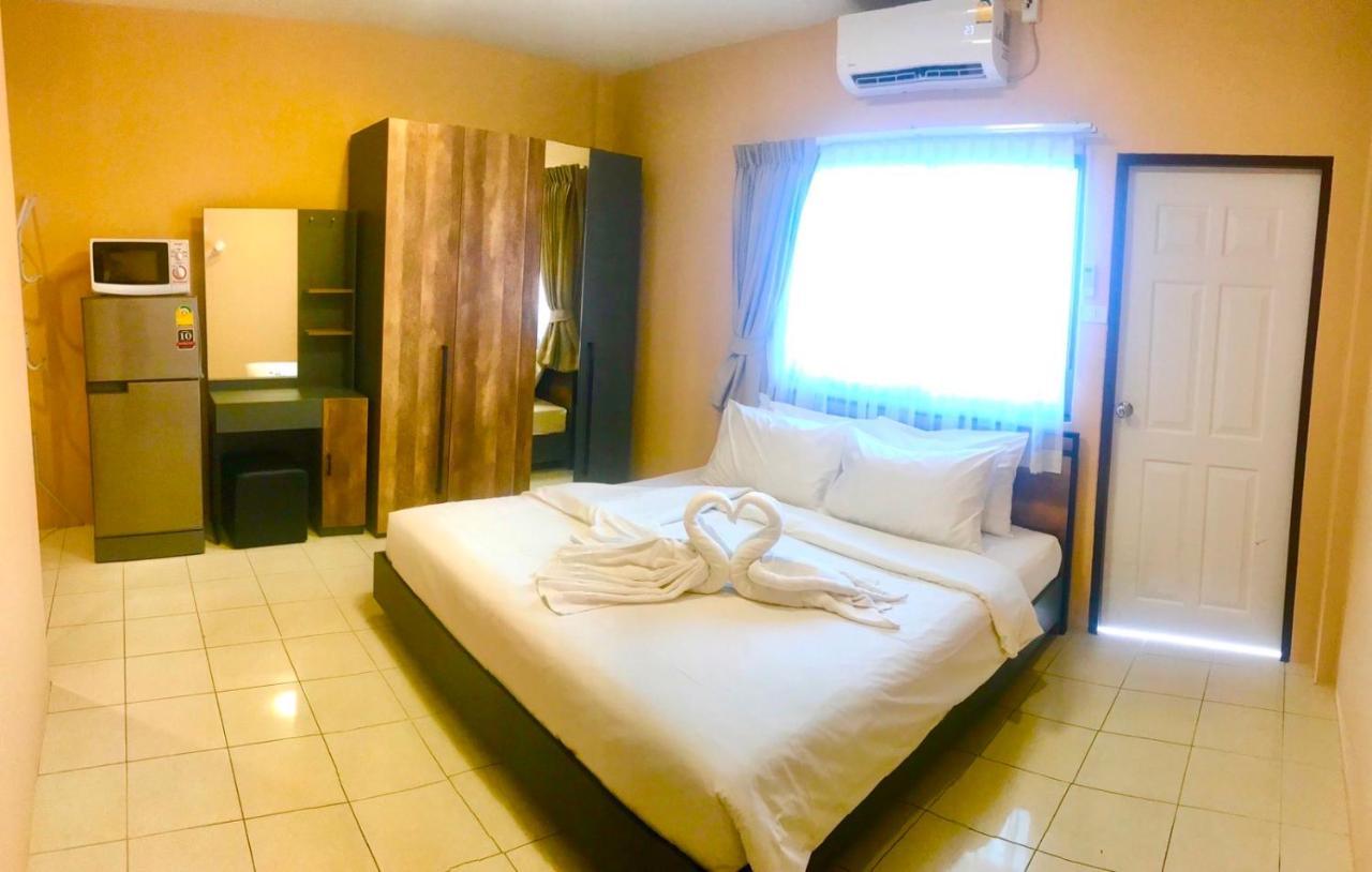 The Luka Guesthouse And Restaurant Patong Екстер'єр фото
