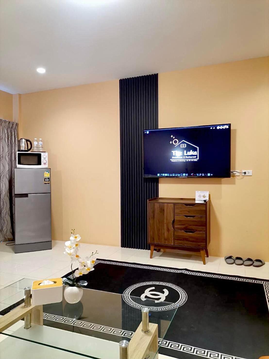 The Luka Guesthouse And Restaurant Patong Екстер'єр фото